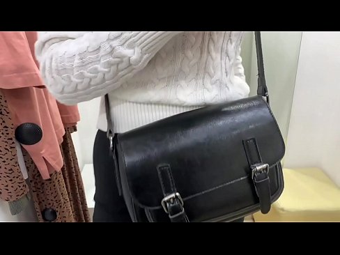 ❤️ Masturbazione pubblica della giovane cagna FeralBerry con un dildo nel camerino Super pornoal it.pornmega.ru ☑
